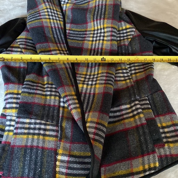 EUC New York YOKI Outerwear Collection Plaid Jacket with Faux Leather Sleeves - Picture 8 of 15